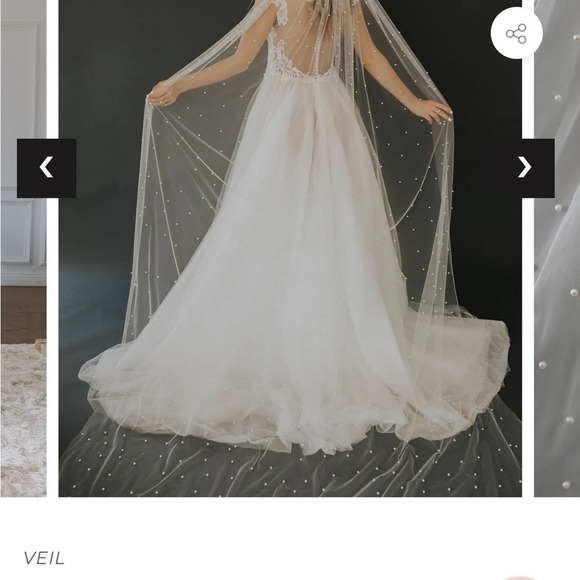 Untamed Petals by Jackson Veil with Pearl Hair Comb - Picture 3 of 6